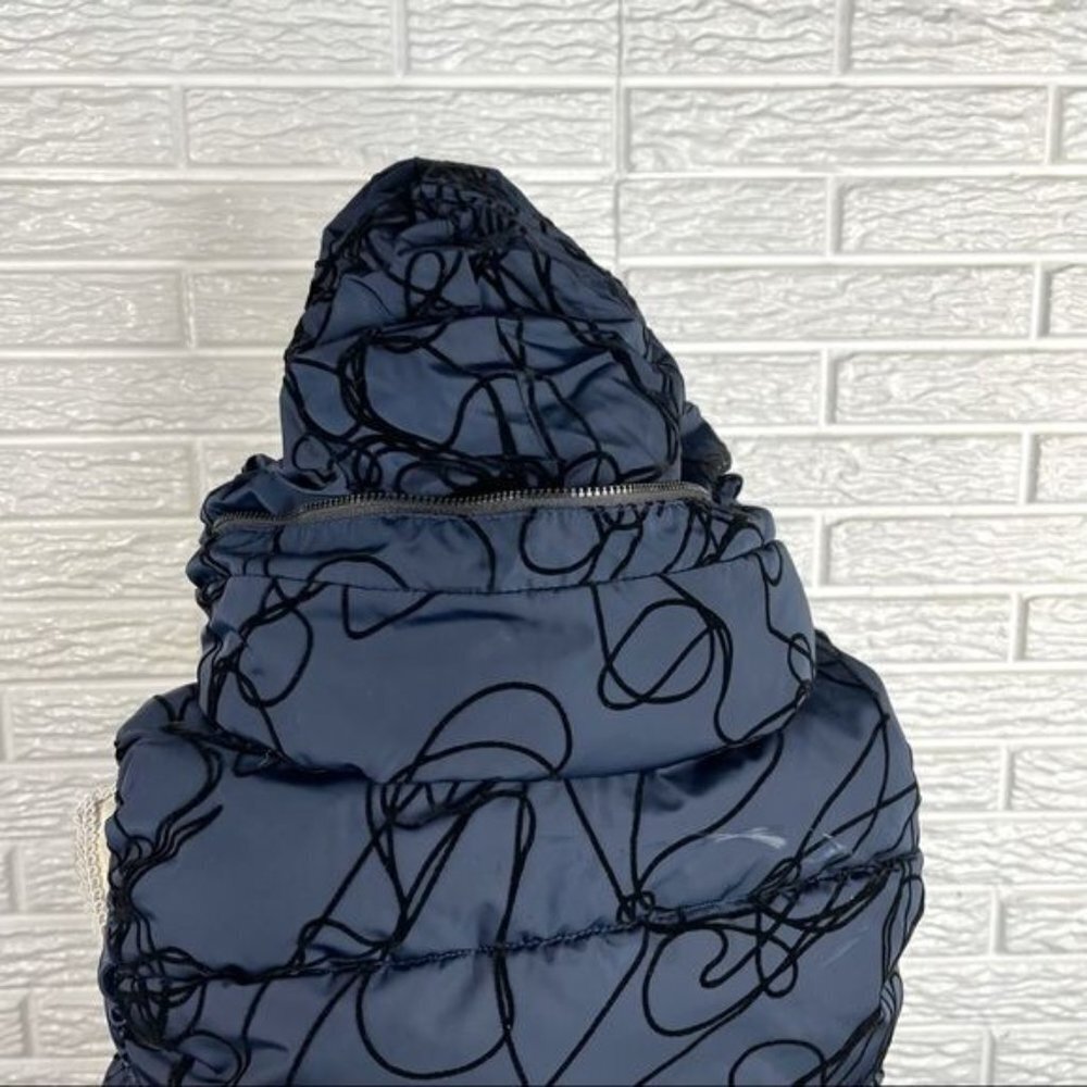 Calvin Klein Performance Puffy Blue Vest Black Velvet Squiggles Size Medium - Picture 8 of 9
